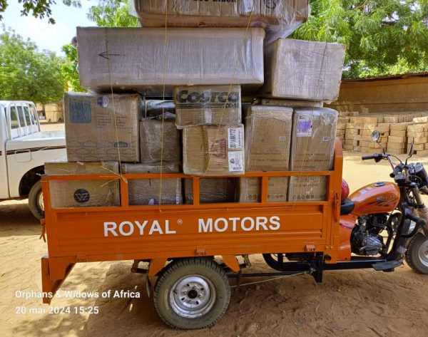 The resources that Aboubacar Amadou Ide sends to Niger start in Memphis, Tennessee, and take several months to journey to Niger, where they are distributed. Recently, due to political tensions between Niger and some neighboring countries, the time and cost for distribution has expanded.