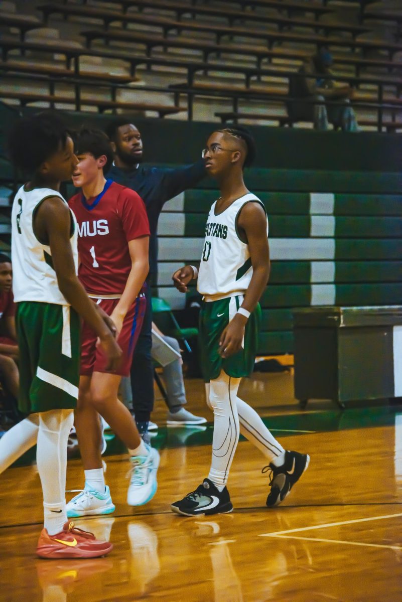 Jackson Mitchell (9) plays in a junior varsity game against Memphis University School. Mitchell’s dream team to play for in college is the Arkansas Razorbacks. 